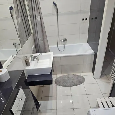 아파트 Wilda, Centrum, Duzy Z Garazem *